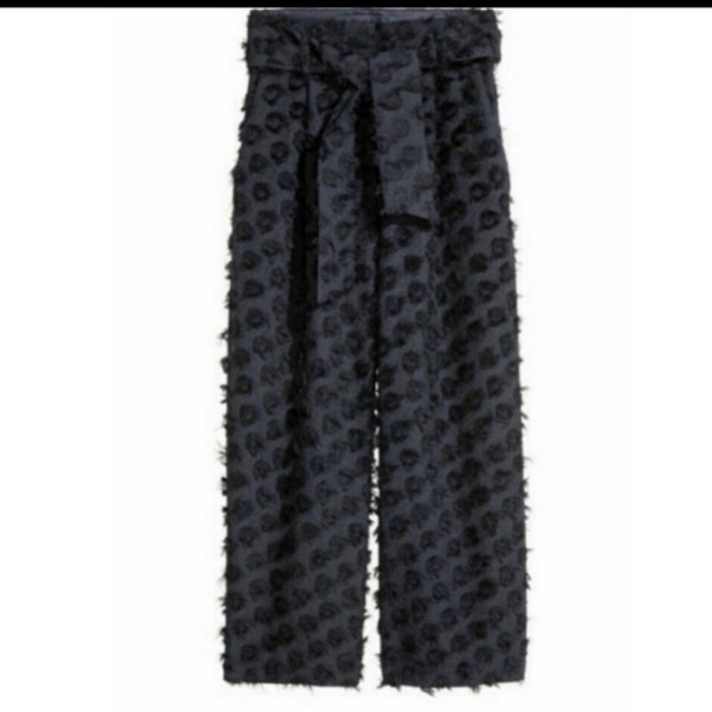 H&M Textured Cropped High Waisted Pants Size 6 - Picture 2 of 7